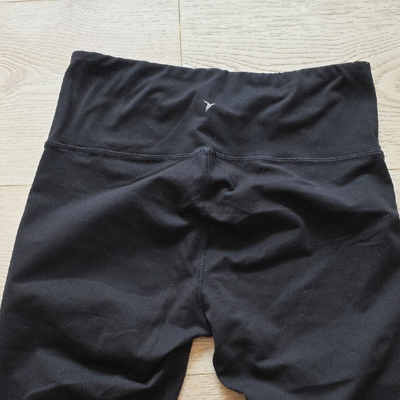 Old Navy Elevate Go Dry Black Leggings Medium Capri - Picture 4 of 4